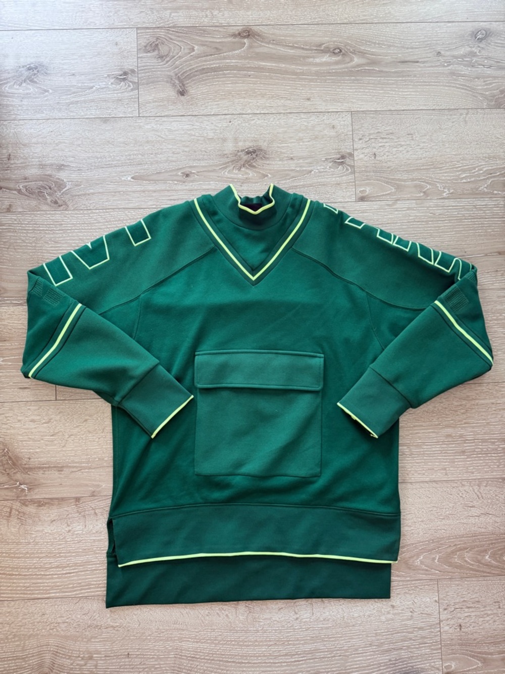 IVY PARK Green Crewneck Sweater with Lime Trim